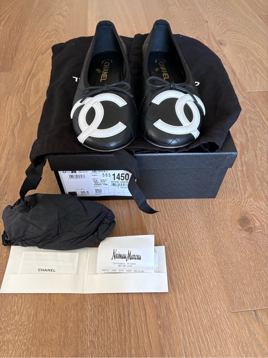 CHANEL Shoes - Chanel Cambon 2026 Quilted Black Ballet Flats With White CC Logo